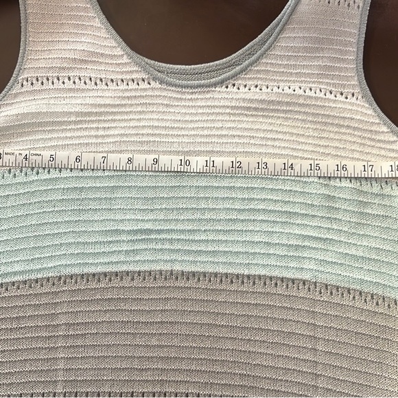 Lightweight sweater tank top - Picture 6 of 6